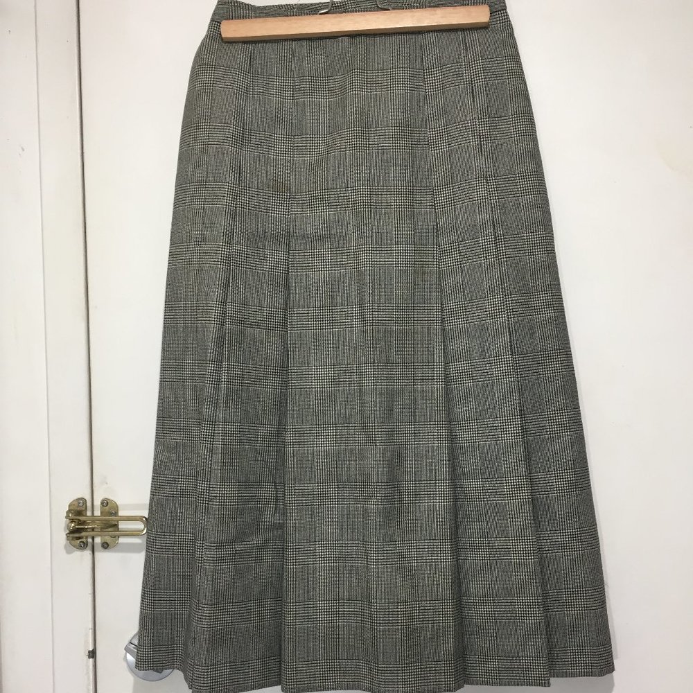 VINTAGE PORTS INTERNATIONAL WOOL PLAID PLEATED SKIRTS SIZE 6